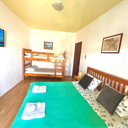 Happy In The Centre Of - Ugljan Island Apartment