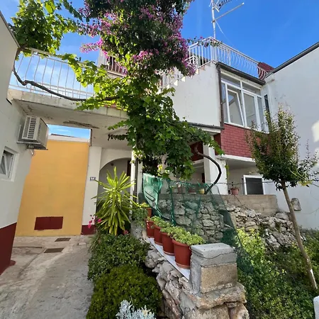 Apartment Happy In The Centre Of - Ugljan Island