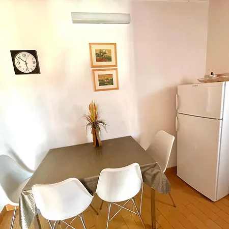 Apartment Happy In The Centre Of - Ugljan Island *